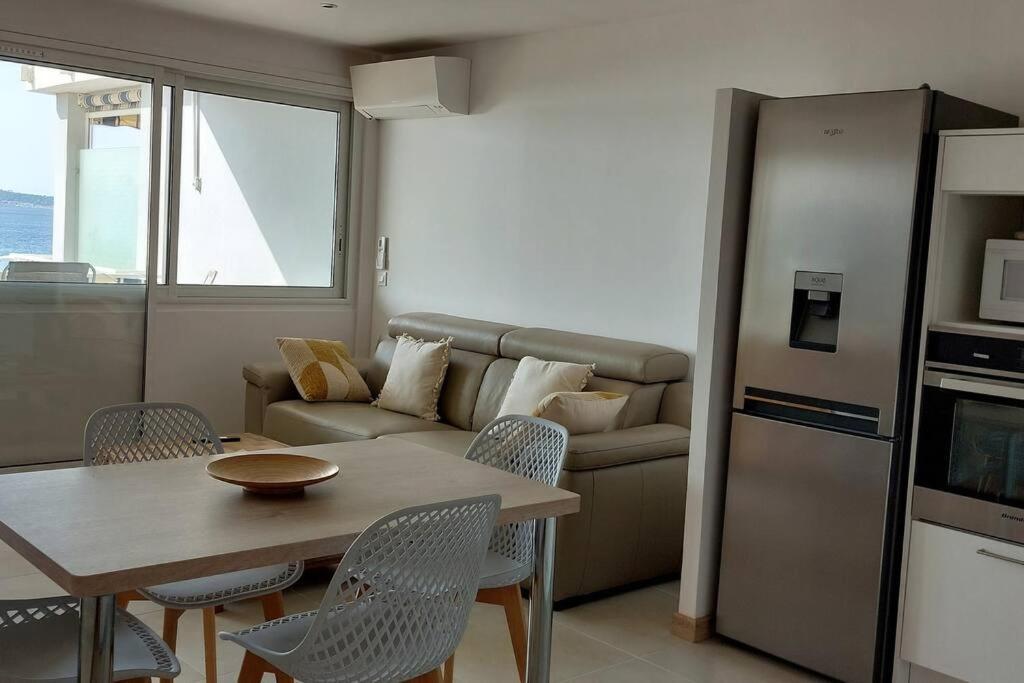 Front De Mer - Emplacement Prise Au Calme - T2 Moderne Et Entierement Climatise - Tout A Pieds Sanary-sur-Mer Luaran gambar